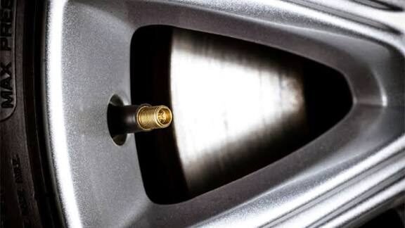 Damaged or corroded tyre valve stem